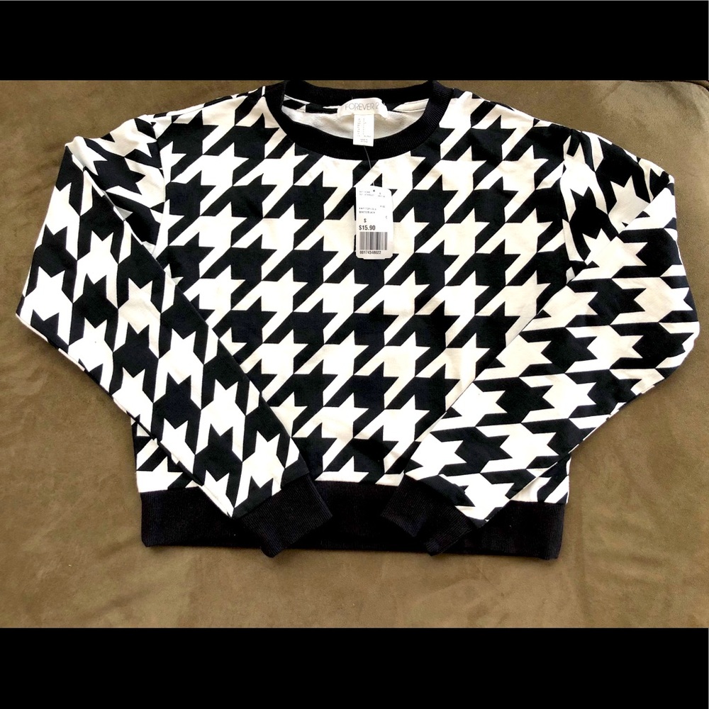 Forever 21 White/Black Knit Top